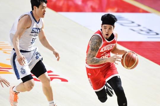 돌파하는 알빈 톨렌티노. 사진[연합뉴스]