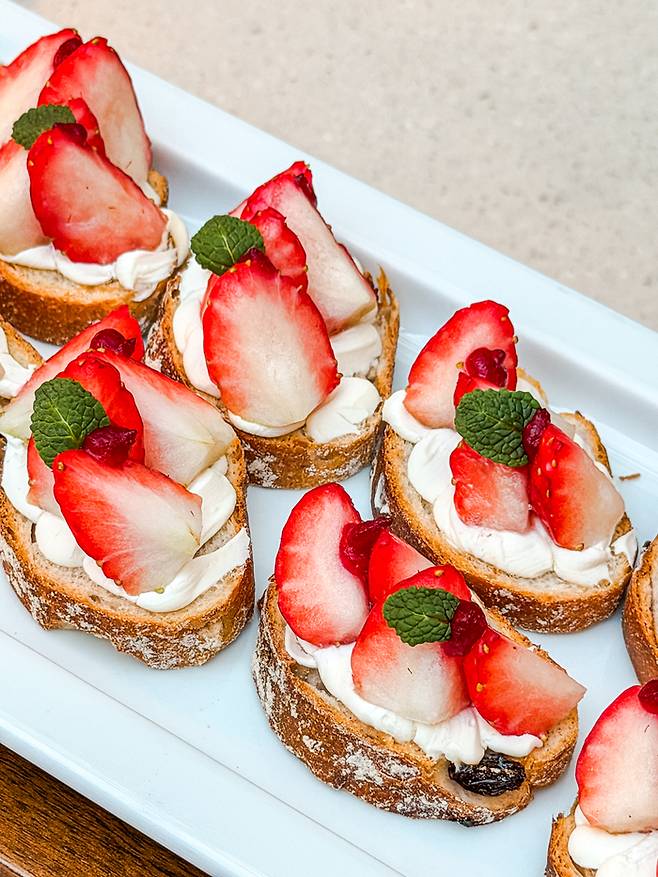 생딸기&레몬크림치즈 부루스케타 / 사진=권효정 여행+ 기자