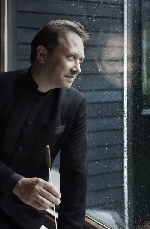 세계적 클래식 거장들이 잇따라 한국 무대에 오른다. 피아니스트 니콜라이 루간스키(ⓒMarco Borggreve)는 뤼도비크 모를로(사진·ⓒLisa-Marie Mazzucco)가 이끄는 서울시립교향악단과 협연한다.  서울시향 제공