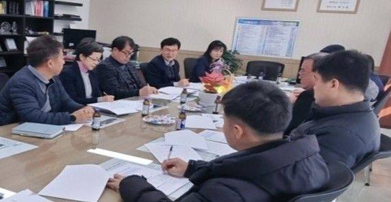 지난 6일 영천시는 지역 농업인·RPC 대표와 공공비축미곡 매입 품종 관련 간담회를 열고 있다. ⓒ영천시 제공