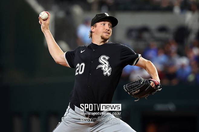 ▲ 미 현지 언론들은 “페디와 시카고 화이트삭스가 1년 계약에 합의했다”고 10일(한국시간) 일제히 보도했다. 페디는 11일 공식 발표를 통해 화이트삭스와 계약을 확정했고, 1년 150만 달러에 계약하며 재기를 노린다