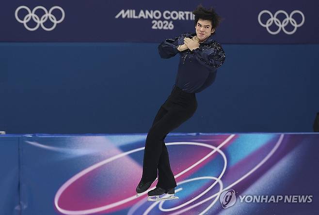 차준환의 점프 연기 (밀라노=연합뉴스) 이지은 기자 = 10일(현지시간) 이탈리아 밀라노 아이스스케이팅 아레나에서 열린 2026 밀라노ㆍ코르티나담페초 동계올림픽 남자 싱글 쇼트 프로그램에 출전한 차준환이 연기를 펼치고 있다. 2026.2.11 jieunlee@yna.co.kr