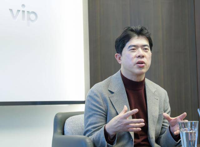 김민국 VIP자산운용 대표이사가 지난 9일 서울 서초구 VIP자산운용 사옥에서 아주경제와 인터뷰를 하고 있다. [사진=유대길 기자]