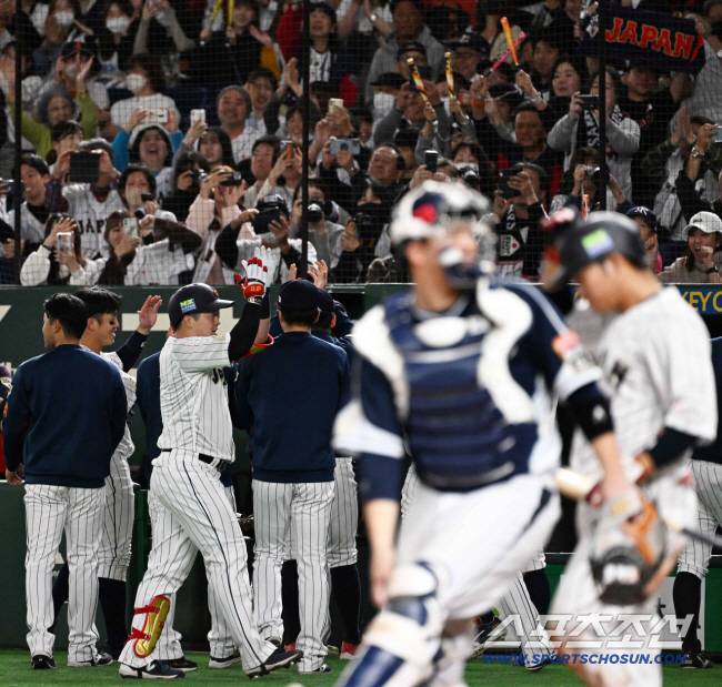 19일 일본 도쿄돔에서 열린 2023 아시아 프로야구 챔피언십(APBC) 한국과 일본의 결승전. 5회말 2사 일본 마키가 솔로포를 날린 뒤 환호하고 있다. 도쿄(일본)=박재만 기자 pjm@sportschosun.com/2023.11.19/