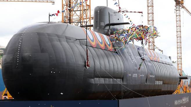 경남 거제 한화오션 거제사업장에서 장보고-Ⅲ Batch-Ⅱ 1번함인 장영실함 진수식이 열리고 있다. 뉴스1