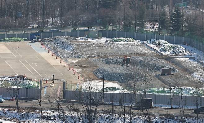 지난 3일 서울 성동구 성수동 옛 삼표레미콘 부지 모습. 서울시는 성동구 성수동1가 683번지 ‘서울숲 일대 지구단위계획구역 및 삼표레미콘 특별계획구역 세부개발계획'을 지난 5일 결정고시했다. 지구단위계획에 따르면 해당 부지는 최고 79층 규모 업무-주거-상업 기능이 융합된 복합단지로 개발된다. 뉴시스