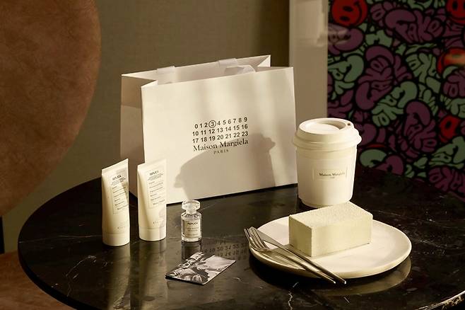 몬드리안 호텔, 메종 마르지엘라 협업 패키지 / 사진=몬드리안 서울 이태원