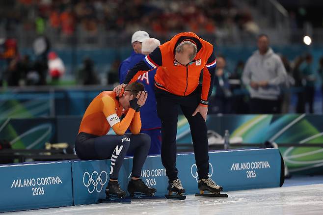첫 올림픽 메달이 무산된 베네르마스가 침통해 하는 모습. 연합뉴스