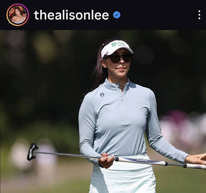 올해 첫 출전한 대회에서 빌린 클럽으로 경기하는 앨리슨 리. 앨리슨 리 SNS.