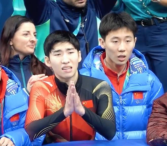 ▲ 이날 현장에서 가장 두드러진 존재는 단연 린샤오쥔이었다. 중국 현지 언론에 따르면 그는 “매일의 훈련은 한계를 시험하는 과정”이라며 “올림픽 무대에서 모든 에너지를 쏟아 조국 중국에 반드시 영광의 메달을 안기겠다”고 각오를 밝혔다. ⓒ중국 SNS