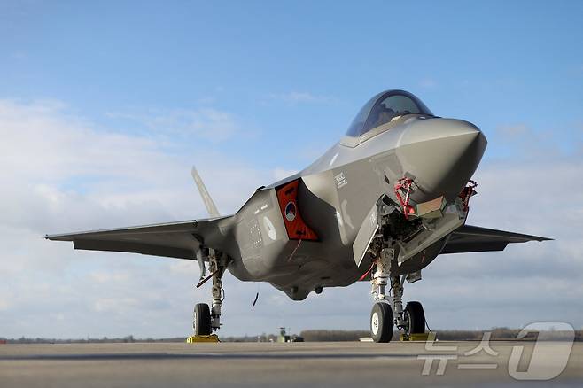 폴란드 말보로크의 공군 기지의 F-35 전투기. 2023.03.21 ⓒ 로이터=뉴스1