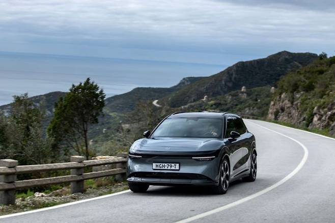 지커 7X. 지리자동차 그룹