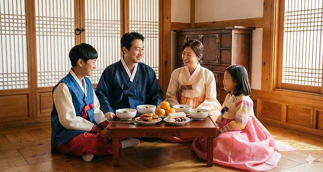 가족사진을 합성해 만든 설날 가족사진 예시 이미지. 사진 나노 바나나