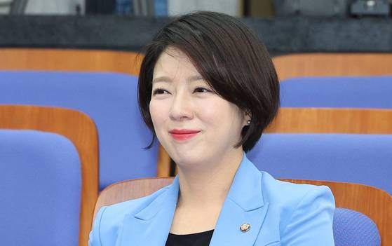 국민의힘 배현진 의원이 2024년 5월 국회에서 열린 의원총회에서 참석하고 있다. 연합뉴스