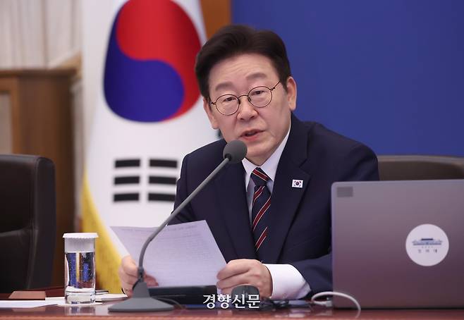 이재명 대통령이 12일 청와대 본관에서 열린 수석보좌관회의에서 모두발언을 하고 있다.  김창길 기자