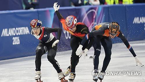 쇼트트랙 동메달을 확정한 임종언 2026 밀라노ㆍ코르티나담페초 동계올림픽 쇼트트랙 남자 1,000m 결승에서 임종언(왼쪽)이 3위로 결승선을 통과하고 있다. (밀라노=연합뉴스)