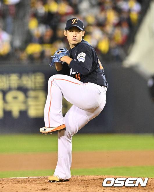 [OSEN=박준형 기자] 한화 윤산흠  2025.10.27 / soul1014@osen.co.kr