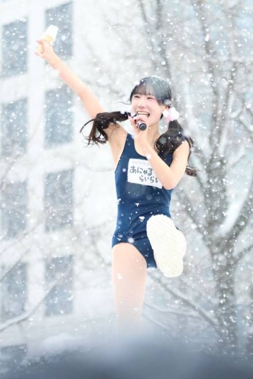 삿포로 눈축제 무대에서 공연하는 플랑크 스타즈. 사회관계망서비스(SNS) 캡처