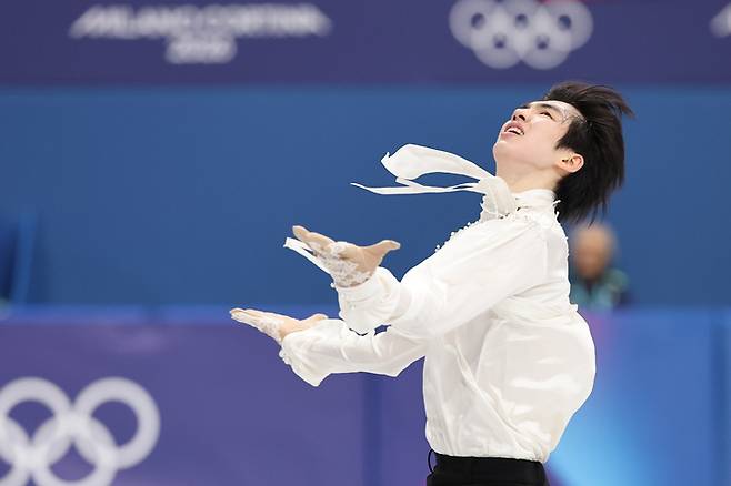 차준환이 14일(한국시간) 이탈리아 밀라노 아이스스케이팅 아레나에서 열린 2026 밀라노ㆍ코르티나담페초 동계올림픽 남자 싱글 프리스케이팅에서 연기를 펼치고 있다. 사진 | 밀라노=연합뉴스