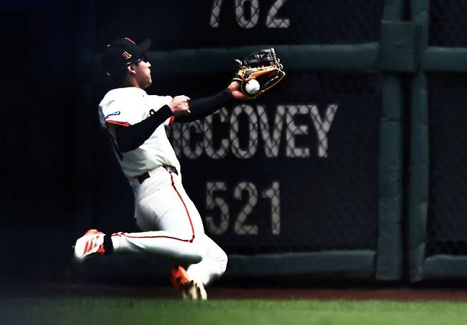 이정후는 올해 우익수로 출전한다. AP연합뉴스