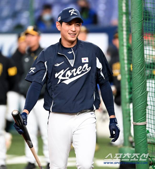 2023 월드베이스볼클래식(WBC) 한국대표팀이 7일 일본 오사카 교세라돔에서 한신과 공식 평가전을 가진다. 경기 전 이정후가 타격훈련을 하고 있다. 오사카=허상욱 기자wook@sportschosun.com/2023.03.07/