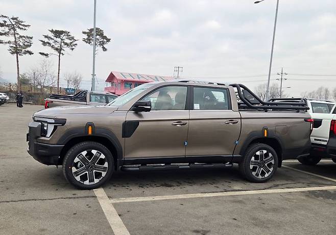 KGM신형 무쏘 측면. ⓒ데일리안 정진주 기자