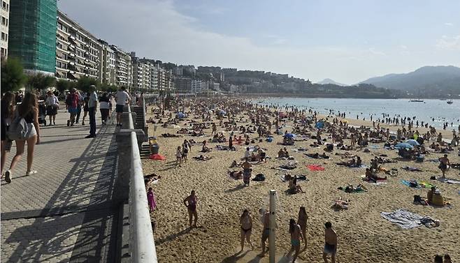 스페인 산 세바스티안 해변 / 사진 = 미다스북스