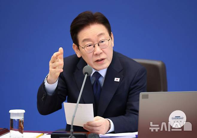 [서울=뉴시스] 최동준 기자 = 이재명 대통령이 10일 청와대에서 열린 국무회의에서 발언하고 있다. (청와대통신사진기자단) 2026.02.10. photocdj@newsis.com