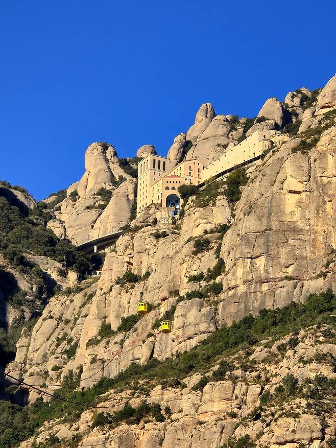 몬세라트 수도원.