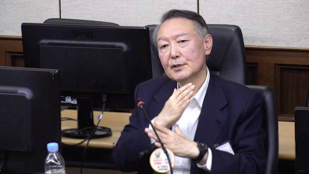 고위공직자범죄수사처(공수처) 체포영장 집행 방해 및 국무위원 심의권 침해로 재판에 넘겨진 윤석열 전 대통령이 지난해 12월 26일 서울 서초구 중앙지방법원에서 열린 1심 결심 공판에서 최후 진술을 하고 있다. 사진제공=서울중앙지법