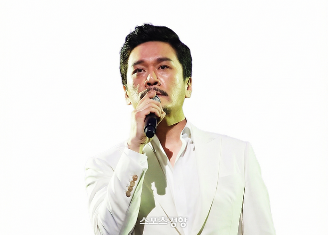 이재명 대통령과 정부에 대한 허위사실을 유포한 혐의로 불구속 송치된 가수 JK김동욱. 경향신문 자료사진