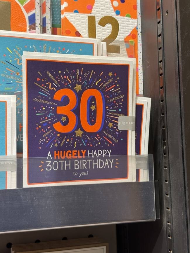 영국 여행 중 우연히 본 30살 생일카드. /김윤지
