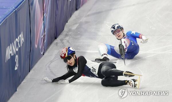 김길리와 충돌한 스토다드. ⓒ연합뉴스