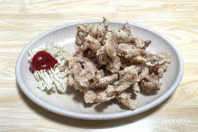 이 집의 유일한 요리 메뉴인 탕수육. 그만큼 막강하다. /황성규기자 homerun@kyeongin.com