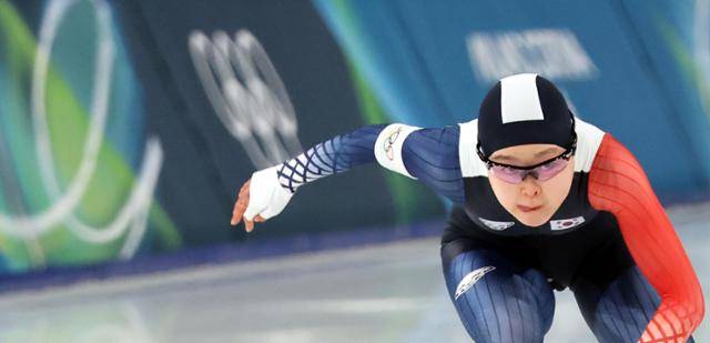 스피드스케이팅 김민선이 15일 이탈리아 밀라노 스피드스케이팅 스타디움에서 열린 2026 밀라노·코르티나 담페초 동계올림픽 스피드스케이팅 여자 500m 결선 경기에서 역주하고 있다. 밀라노=뉴시스