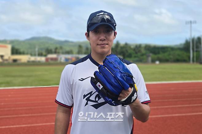 10일 사이판 올레아이 스포츠 콤플렉스에서 만난 원태인. 사이판=윤승재 기자