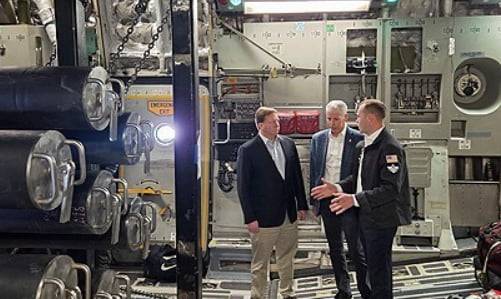 15일 초소형 원자로 이송하는 미 수송기./사진=연합뉴스