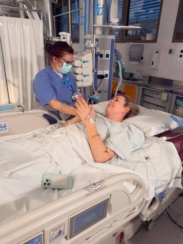 의료진과 대화하는 린지 본. [린지 본 인스타그램 사진]