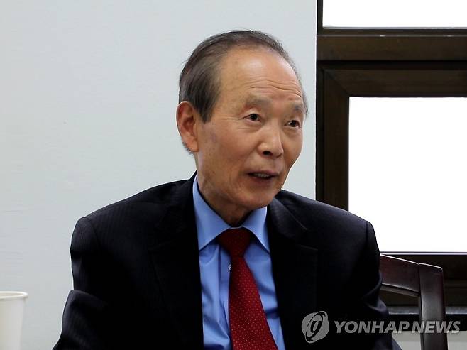 연합뉴스와 인터뷰 중인 장기표 선생 [연합뉴스 사진]