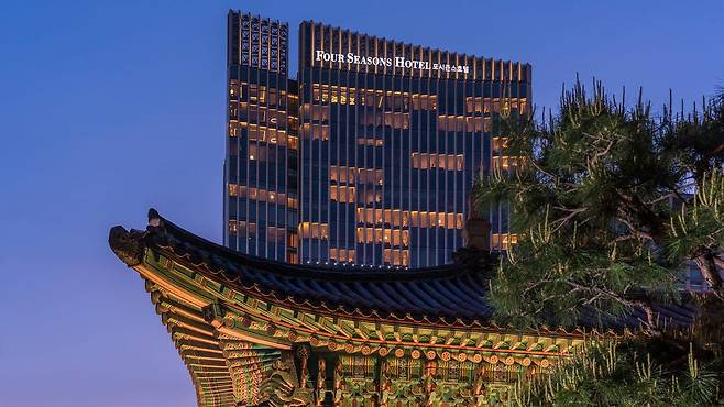 광화문 포시즌스 호텔의 야경. 사진 포시즌스 호텔 서울