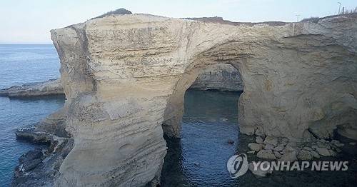 ▲ 이탈리아 ‘연인의 아치’ [로이터=연합뉴스 자료사진]