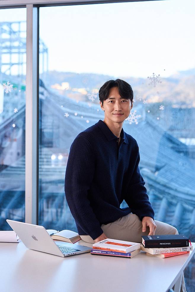 오 작가는 “명료함이란 리더가 스스로 조직의 기준을 치열하게 고민해 세우고, 그 기준과 일치하는 행동을 꾸준히 보여주는 상태”라고 정의한다.(탁희재 제공)