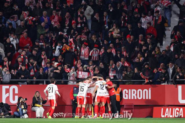 득점에 성공한 후 함께 기뻐하는 지로나 선수들. /게티이미지코리아