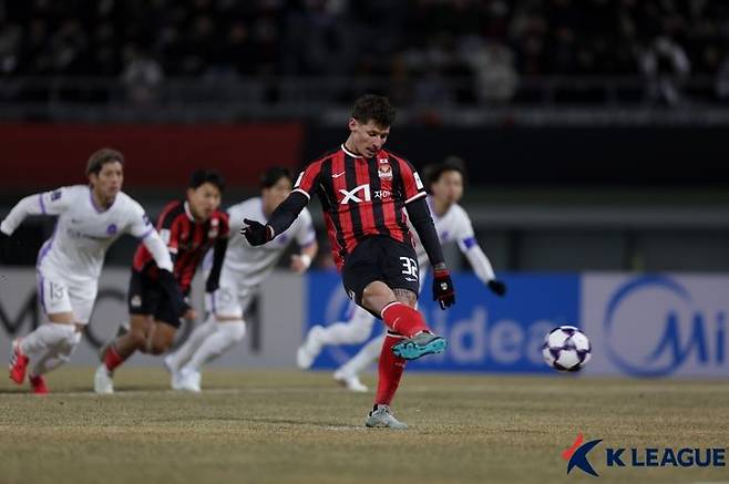 [서울=뉴시스] 프로축구 K리그1 FC서울의 클리말라. (사진=한국프로축구연맹 제공)