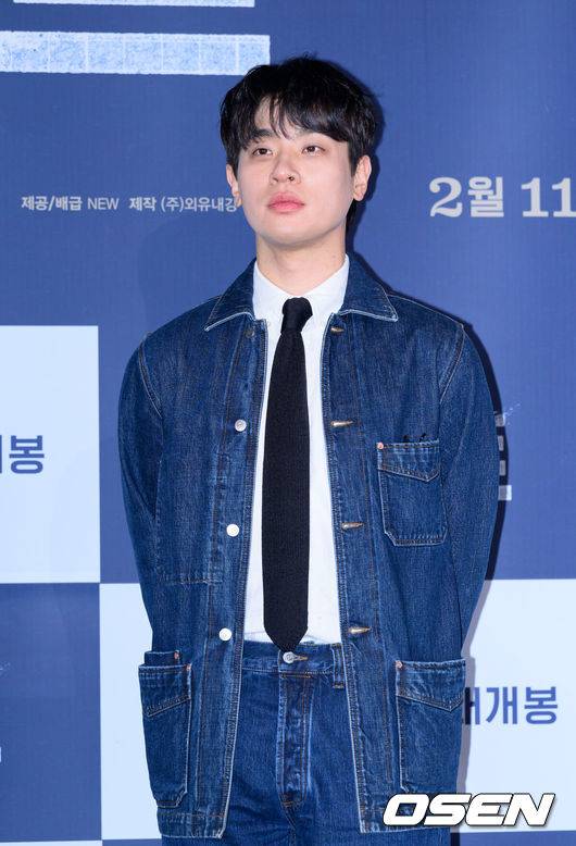 [OSEN=이대선 기자] 4일 오후 서울 CGV 용산아이파크몰에서 영화 '휴민트' 언론시사회가 열렸다.영화 ‘휴민트’는 비밀도, 진실도 차가운 얼음 바다에 수장되는 블라디보스토크에서 서로 다른 목적을 가진 이들이 격돌하는 이야기.배우 박정민이 포토타임을 말하고 있다. 2026.02.04 / sunday@osen.co.kr