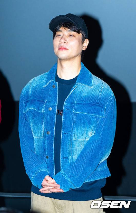 [OSEN=박준형 기자] 14일 오후 서울 왕십리 CGV에서 영화 '휴민트' 개봉주 첫 무대인사가 진행됐다. 영화 ‘휴민트’는 비밀도, 진실도 차가운 얼음 바다에 수장되는 블라디보스토크에서 서로 다른 목적을 가진 이들이 격돌하는 이야기로 배우 박해준, 조인성, 신세경, 박정민 등이 출연한다.배우 박정민이 팬들을 바라보고 있다   2026.02.14 / soul1014@osen.co.kr