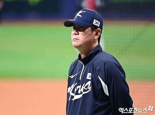 류지현 2026 월드베이스볼클래식(WBC) 국가대표팀 감독이 16일 일본 오키나와에서 시작된 첫 소집훈련에 앞서 원태인(삼성 라이온즈) 부상 이탈에 따른 유영찬(LG 트윈스) 대체 선수 발탁 배경을 밝혔다. 사진 엑스포츠뉴스 DB