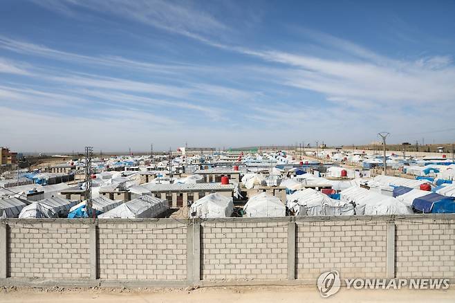 시리아 난민촌 호주 국민 수십 명을 비롯한 이슬람국가(IS) 관련자들이 머무르고 있는 시리아 북동부 알 로즈 난민촌.
[로이터 연합뉴스 자료사진. 재판매 및 DB 금지]
