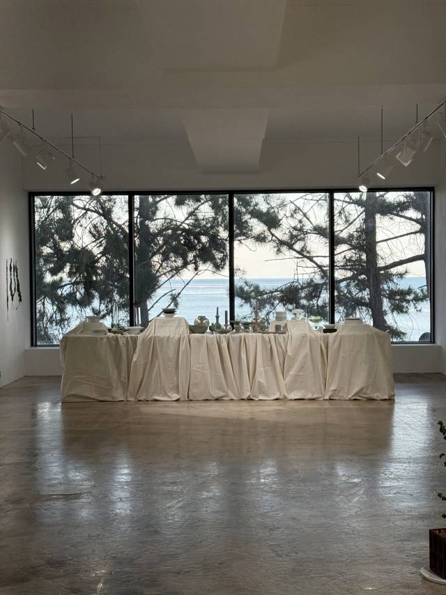 'The Time of Hands: 손의 시간 PART. 2' 전시 전경. 리나갤러리 부산 제공