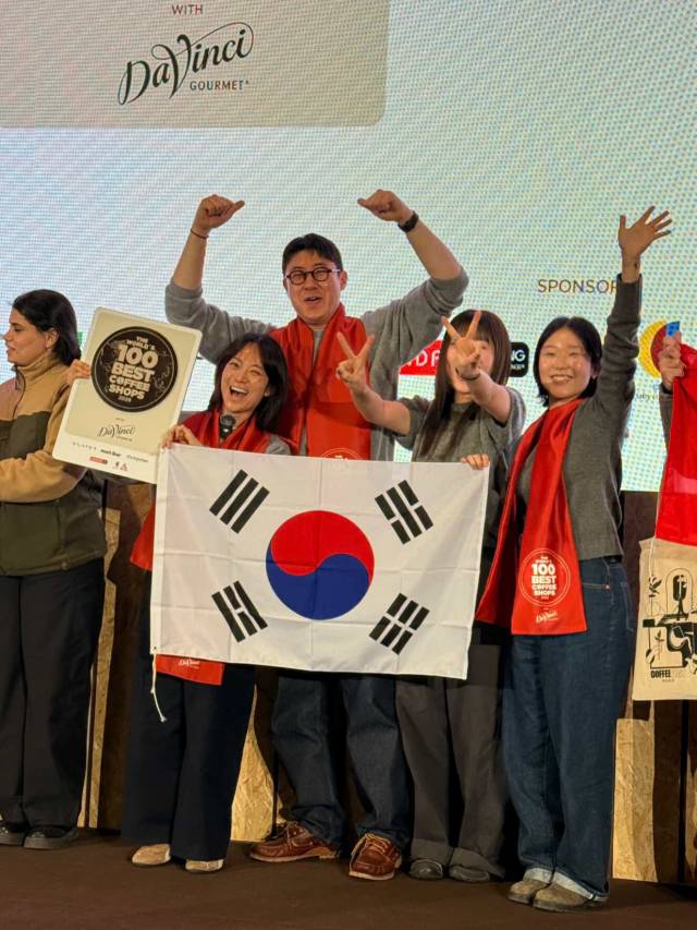 지난 16일(현지 시간) 오후 1시께 스페인 마드리드 페리아 드 마드리드 전시장에서 열린 ‘세계 최고의 카페 100곳’ 시상식에서 ‘모모스커피’가 22위에 선정됐다. 모모스커피 제공